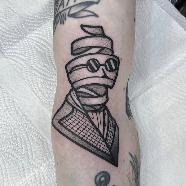 Blackwork invisible man tattoo by @anshin_anshin_tattoo