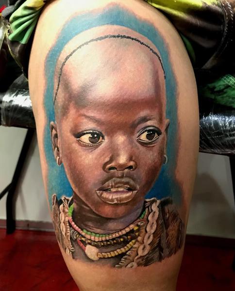Realism child portrait tattoo by @willians_tattoo