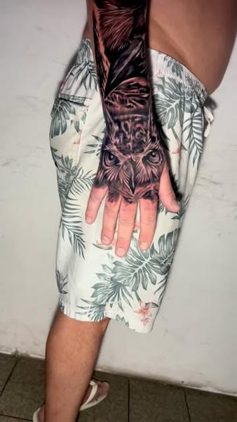 Realism owl portrait tattoo by @willians_tattoo