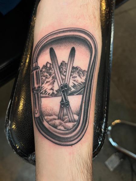 Realism skiing mountains tattoo by @wolfslayertattoos
