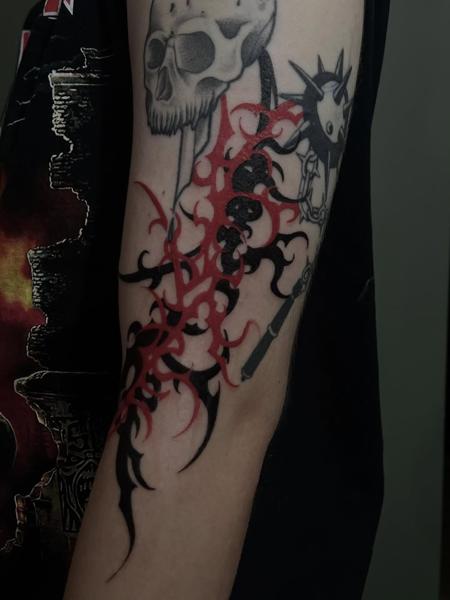 Abstract tribal abstract tribal tattoo by @yasart.tattoo