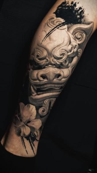 Japanese realism shishi mask tattoo by @zuzaink