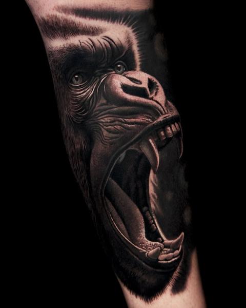 Realism roaring gorilla tattoo by @zuzaink